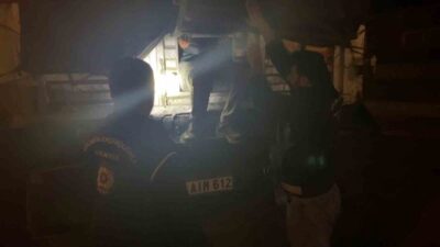 Erzurum’da polis ekipleri tarafından düzenlenen operasyonda bir tırın dorsesinde 22