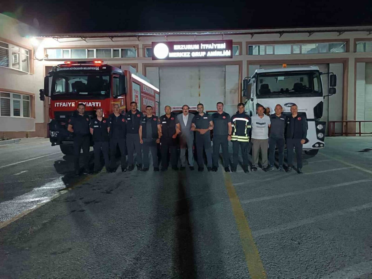 Hatay’da devam eden yangınları söndürme çalışmalarına destek amacıyla Erzurum Büyükşehir