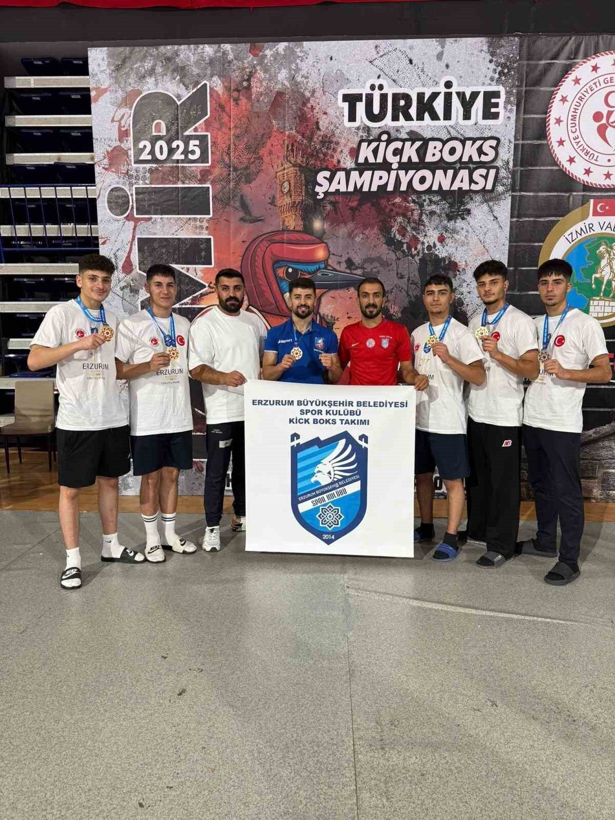 Kick Boks Türkiye Şampiyonası’nda başarılı sonuçlar alan Erzurum temsilcileri Dünya