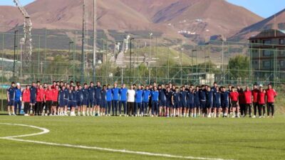 Erzurumspor FK, yeni sezon hazırlıklarına kendi tesislerinde başladı. Lig hazırlıklarını