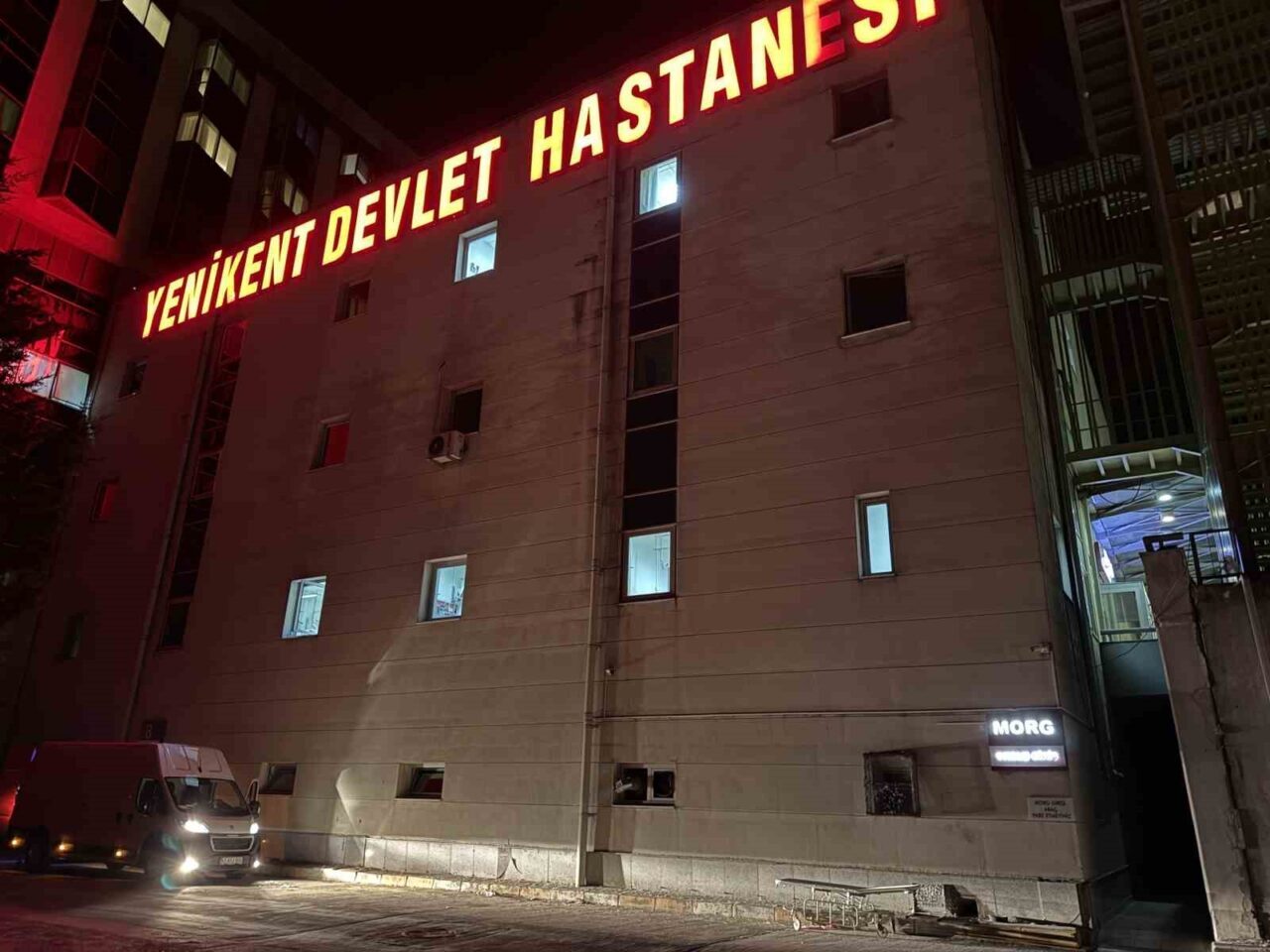 Sakarya’nın Adapazarı ilçesinde et ve tavuk entegre tesisinde yük asansörünün