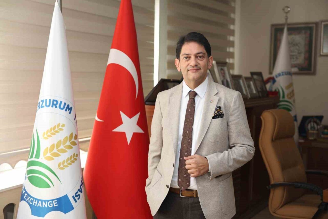 Erzurum Ticaret Borsası Yönetim Kurulu Başkanı Hakan Oral, Erzurum Kongresi’nin