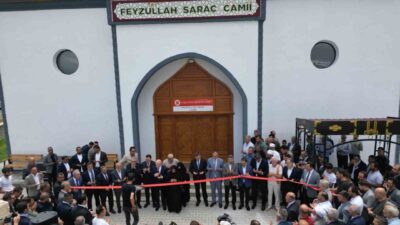 Erzurum’da Şükrü Paşa Mahallesi’nde yapımı tamamlanan Feyzullah Saraç Cami ibadete