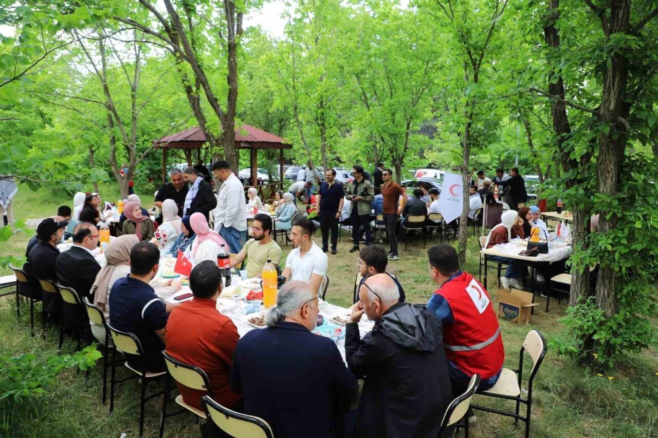 Erzurum Palandöken Kızılay Şubesi tarafından düzenlenen anlamlı etkinlikte, Erzurum’da eğitim