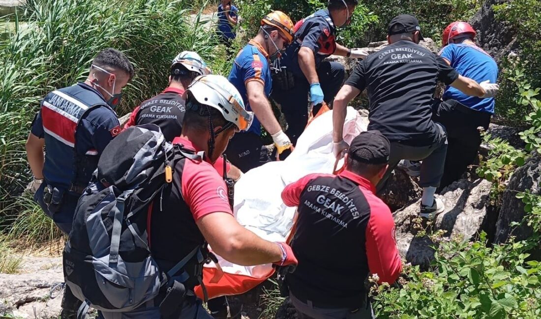 Kocaeli’nin Gebze ilçesi Ballıkayalar bölgesinde 31 yaşındaki adam ölü bulundu,