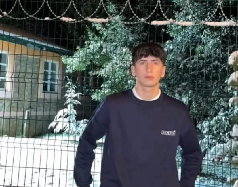 Genç çocuk denizde boğularak hayatını kaybetti Kocaeli’nin Körfez ilçesinde ikamet eden 17 yaşındaki genç çocuk, serinlemek