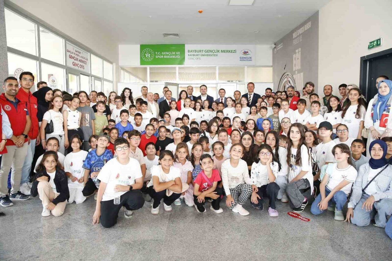 Gençlik ve Spor Bakan Yardımcısı Dr. Enes Eminoğlu, bir dizi