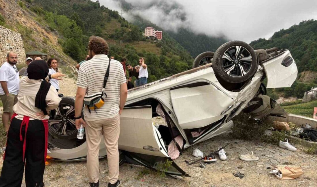 Giresun’un Dereli ilçesinde yer alan Göksu travertenlerinde otoparktan yürüyüş yoluna