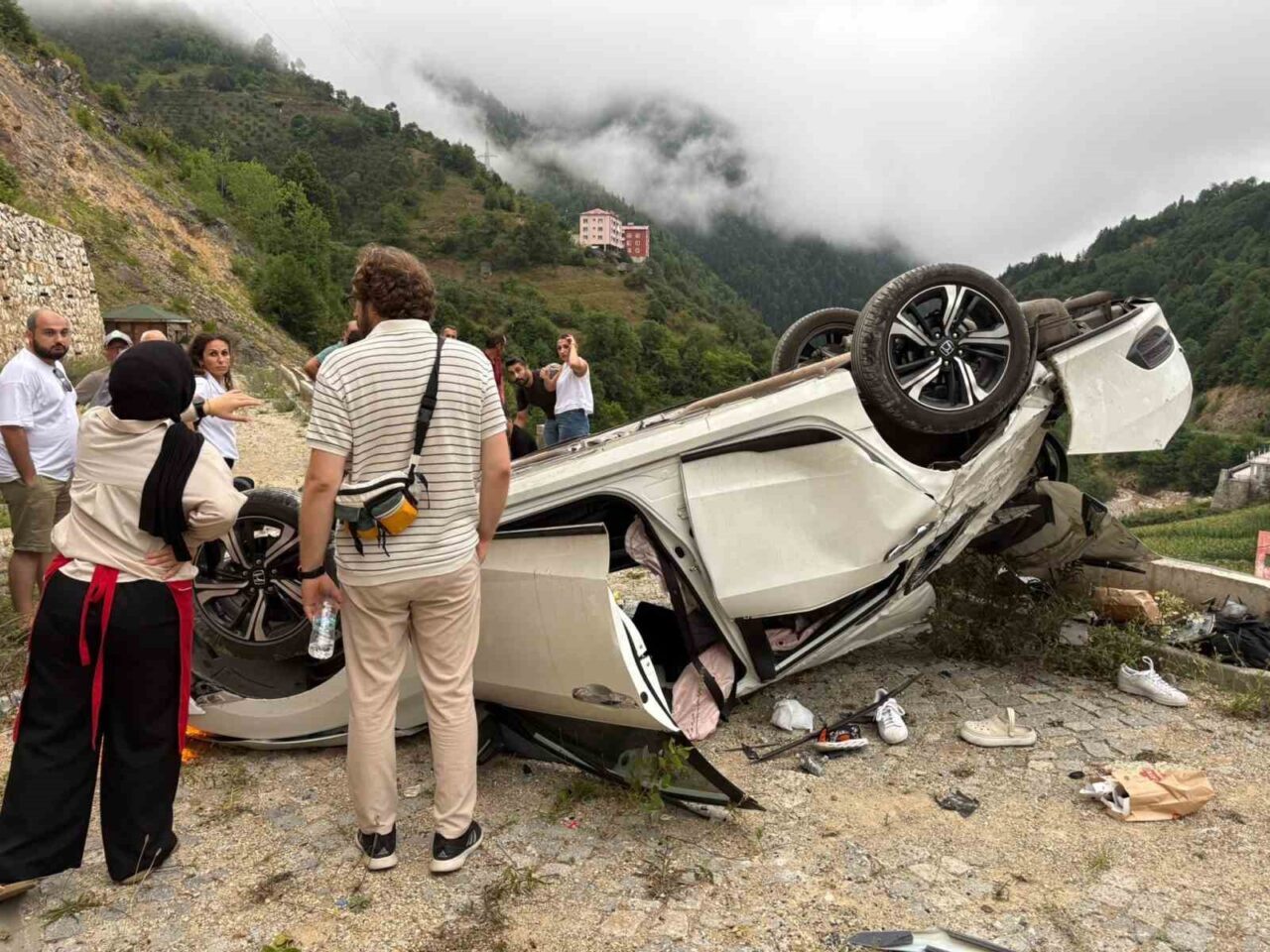Giresun’un Dereli ilçesinde yer alan Göksu travertenlerinde otoparktan yürüyüş yoluna