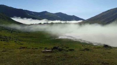 Yüzen adalarıyla meteorolojik rapor sunan Koçdüzü Yaylası turistlerin yeni ilgi