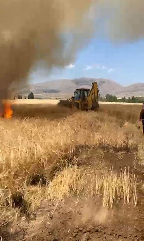 Gümüşhane’nin Kelkit ilçesinde çay demlemek için yakılan ateşin neden olduğu