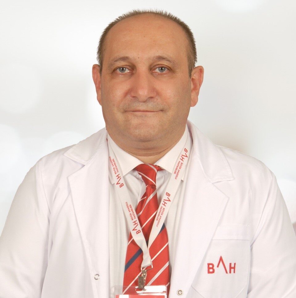 Cildiye Uzmanı Dr. Hüseyin Başar, güneş koruyucu uyarısı yaparak, “Güneş