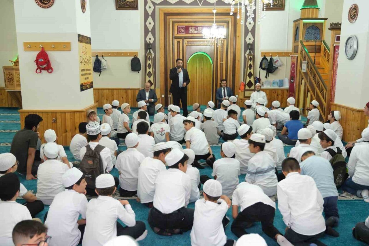 Erzincan’da Şemseddin Uçar Camii bünyesinde yürütülen Hafızlık Temel Eğitimi Programı