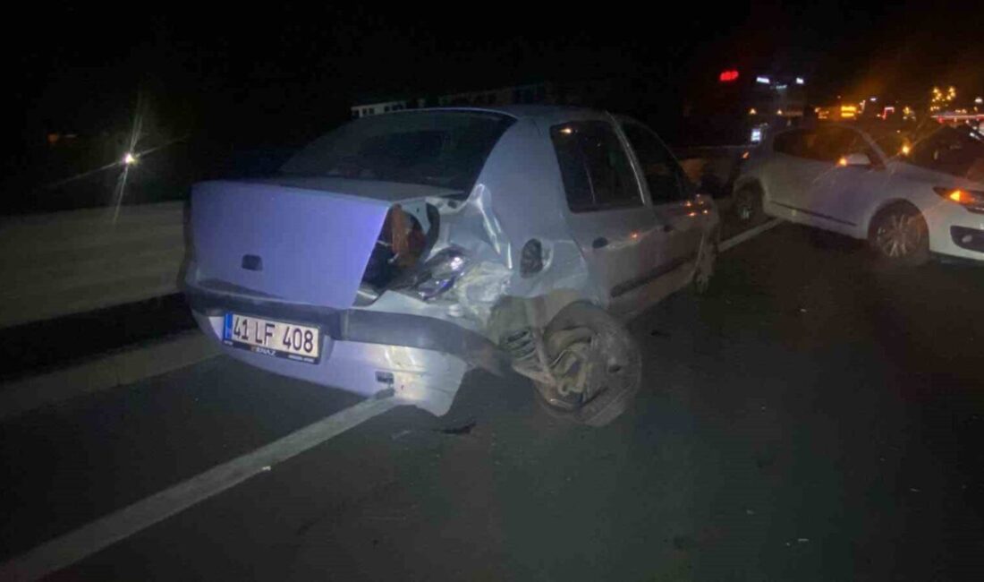 Kocaeli’nin İzmit ilçesinde iki otomobilin çarpıştığı kazada 1 kişi yaralandı.