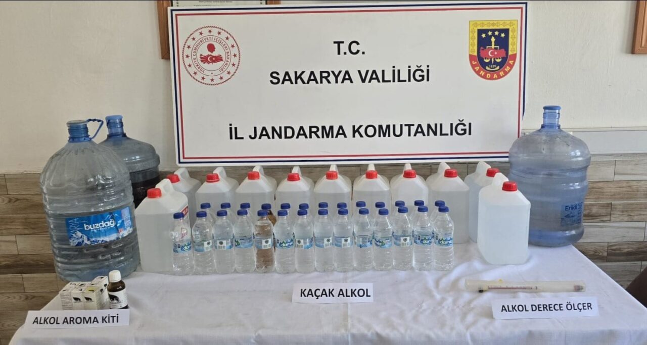 Sakarya’nın Karasu ilçesinde kaçak içki üreterek piyasaya süreceği öğrenilen 59