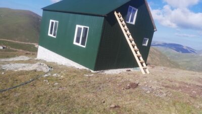 Trabzon ile Gümüşhane sınırlarında bulunan Kadırga Yaylası’nda kaçak olduğu belirtilen