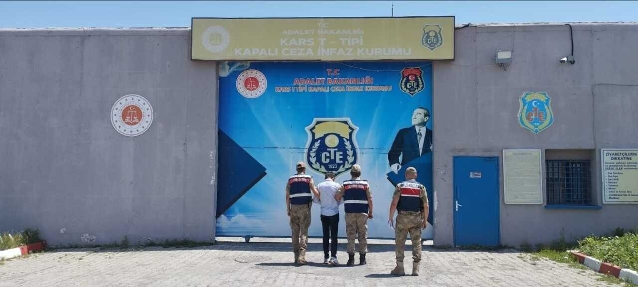 Kağızman’da hakkında 6 yıl, 8 ay hapis cezası bulunan 1