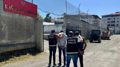 Kağızman’da uyuşturucu taciri 2 kişi tutuklandı. Kars Emniyet Müdürlüğü Narkotik