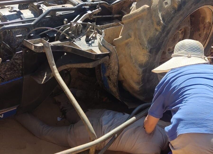 Kocaeli’nin Kandıra ilçesinde kontrolden çıkıp devrilen traktörün sürücüsü yaralandı. Kaza,