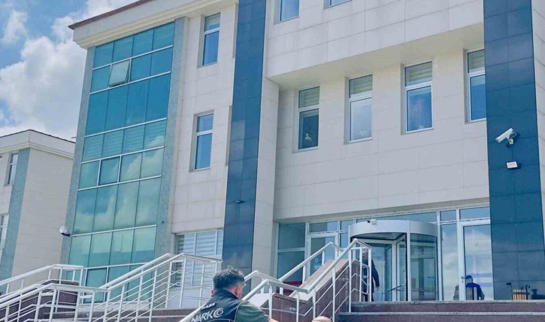 Kars’ta polis uyuşturucu tacirlerine göz açtırmıyor. Kars Emniyet Müdürlüğü Narkotik