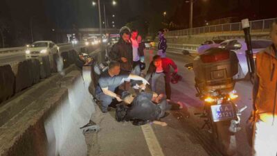 Kocaeli’nin İzmit ilçesinde motosikletin devrilmesi sonucu kasksız sürücü ve kız