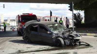 Kastamonu’da minibüs ile otomobilin çarpışması neticesinde meydana gelen kazada 4