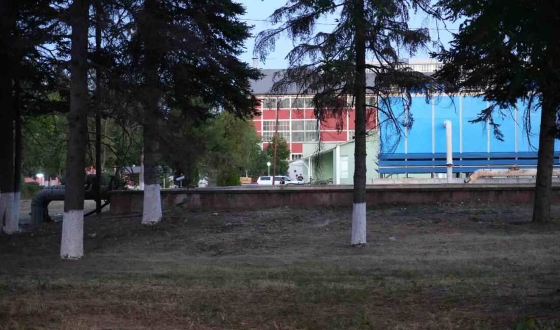 Kastamonu’da fabrikada çıkan silahlı kavgada 2 özel güvenlik görevlisi yaralandı.