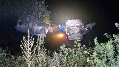 Kastamonu’nun Hanönü ilçesinde kontrolden çıkan traktör, uçurumdan dereye yuvarlandı. Kazada