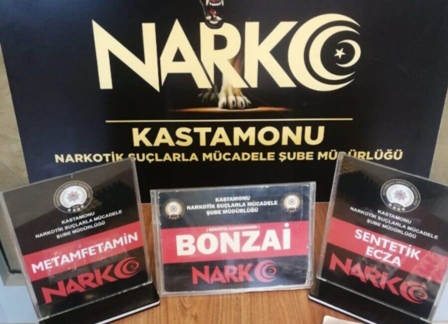 Kastamonu’da uyuşturucu etkisi altında araç kullanan sürücü gözaltına alındı Kastamonu’da polis ekiplerinin gerçekleştirdiği uygulamada, uyuşturucu etkisi altında araç kullandığı