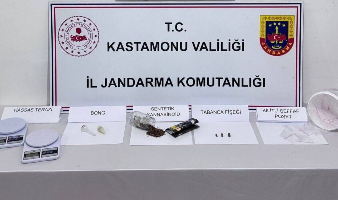 Kastamonu’da jandarma ekipleri tarafından düzenlenen uyuştrucu operasyonunda gözaltına 2 şüpheli