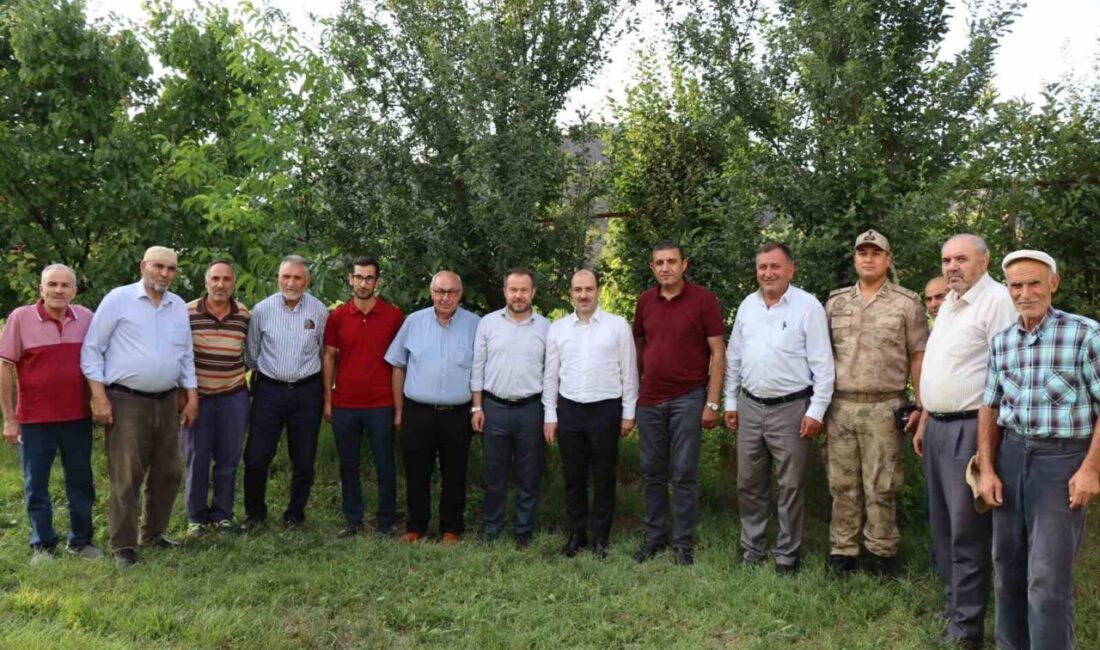 Erzurum’un Oltu ilçesi Kaymakamı Mustafa Çelik, Bahçecik Mahallesi’nde yapımı hızla