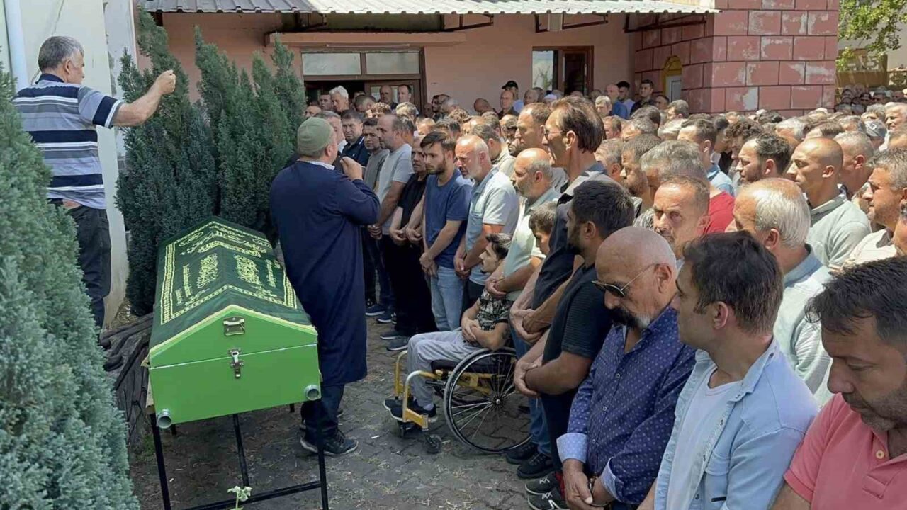 Düzce-Zonguldak kara yolu Boğaziçi sapağı mevkiinde meydana gelen kazada ağır