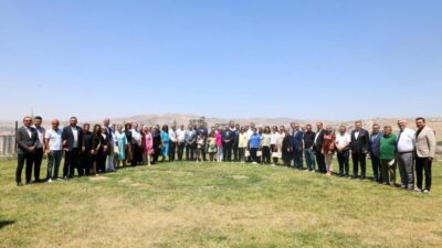 Keçiören Belediye Başkanı Mesut Özarslan, mahalle muhtarlarıyla bir araya geldi.