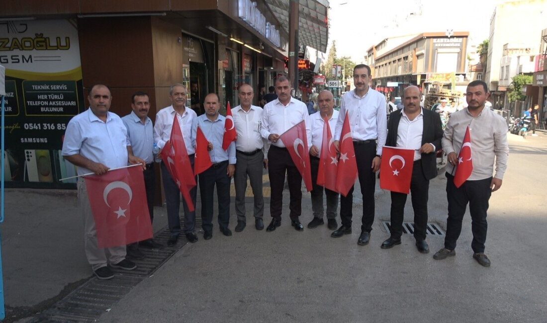Kilis’te farklı siyasi partilerin il başkanları, 15 Temmuz Demokrasi ve