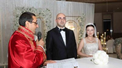 Sivas Koyulhisar Kaymakamı Ferhat Salih Ceylan, öğretmen Saadet Sinem Islanmaz