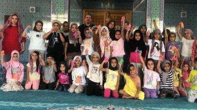 Tercan’da Hacı Ümit Karahan Camisinde Kuran kursunda eğitim gören erkek