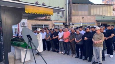 Kocaeli’nin İzmit ilçesinde bariyerlere çarpıp takla atan otomobilde hayatını kaybeden