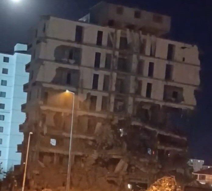 Kahramanmaraş merkezli 6 Şubat 2023 depremlerinden etkilenen Malatya’da ağır hasarlı