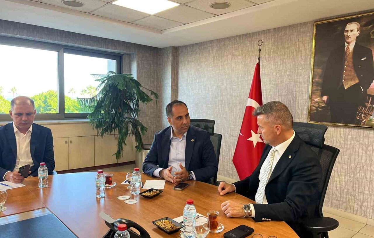 AK Parti Mersin Milletvekili Ali Kıratlı, kentte hayata geçirilecek ulaşım