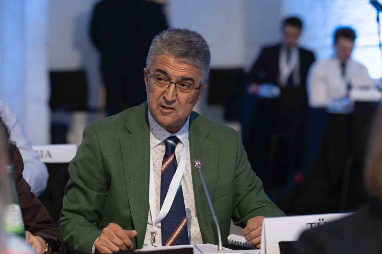 MHP Erzurum milletvekili Prof. Dr. Kamil Aydın Avrupa Güvenlik ve