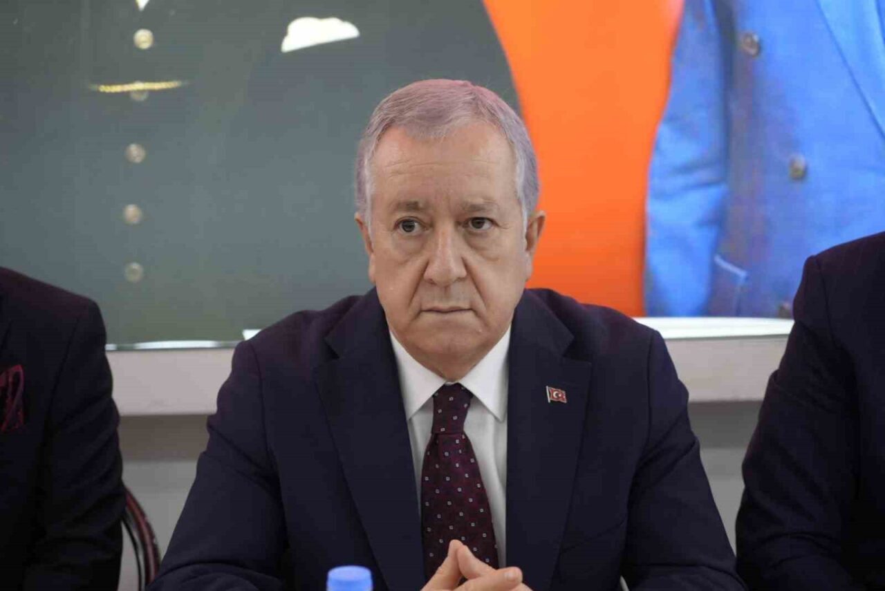 MHP Genel Başkan Yardımcısı Sadir Durmaz, Gümüşhane’de partililer ve yöneticilerle