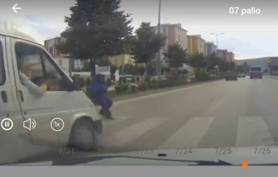 Kastamonu’da yaya geçidinden karşıya geçmek isteyen kadın minibüsün çarpması neticesinde