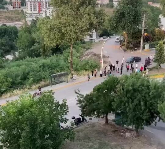 Kocaeli’nin Başiskele ilçesinde motosikletin çarptığı 3 yaşındaki çocuk ağır yaralandı.