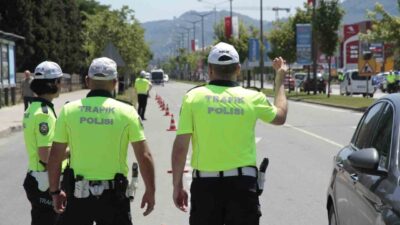 Ordu’da polis ekipleri tarafından trafik kazalarını azaltmaya yönelik yapılan denetimlerde