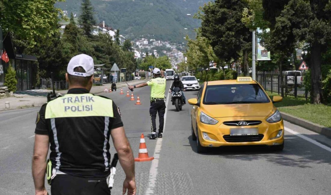Ordu’da polis ekipleri tarafından trafik kazalarını azaltmaya yönelik yapılan denetimlerde