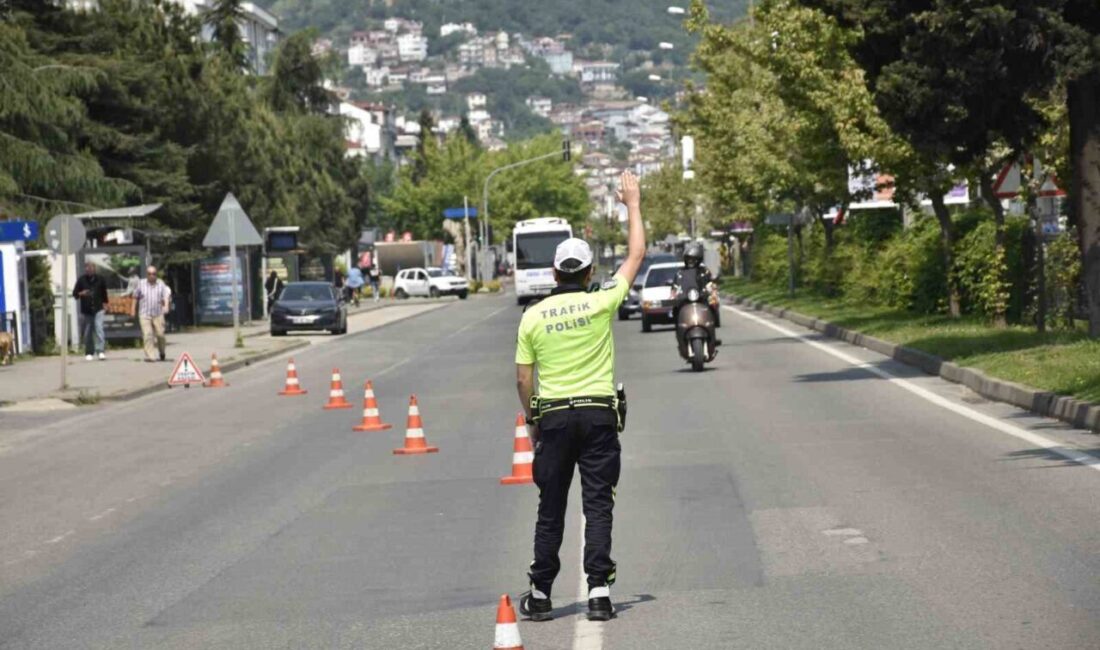 Ordu’da bir haftada 15 bine yakın araç ve sürücüsü denetlendi Ordu’da polis ekipleri tarafından trafik kazalarını azaltmaya yönelik yapılan denetimlerde