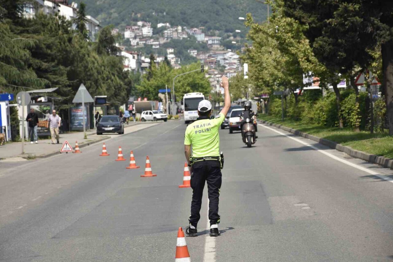 Ordu’da polis ekipleri tarafından trafik kazalarını azaltmaya yönelik yapılan denetimlerde