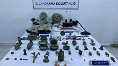Bayburt ve Gümüşhane’de izinsiz kazı yapan şahıslara yönelik düzenlenen operasyonda,