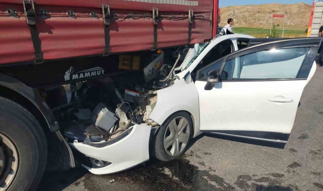 Sivas’ın İmranlı ilçesinde meydana gelen trafik kazasında, 2’si çocuk 6