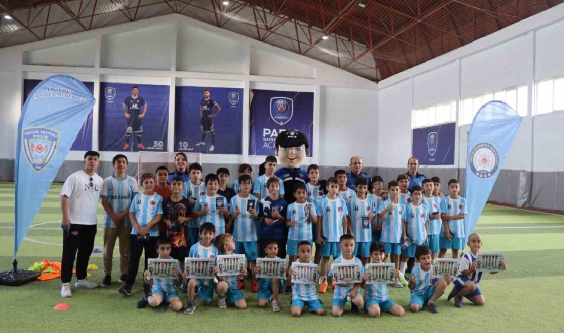 Erzurum’da polis ekipleri, çocuklara yönelik özellikle bilinçli internet kullanımı noktasında